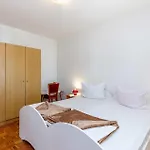 2 Bedroom Lovely In *